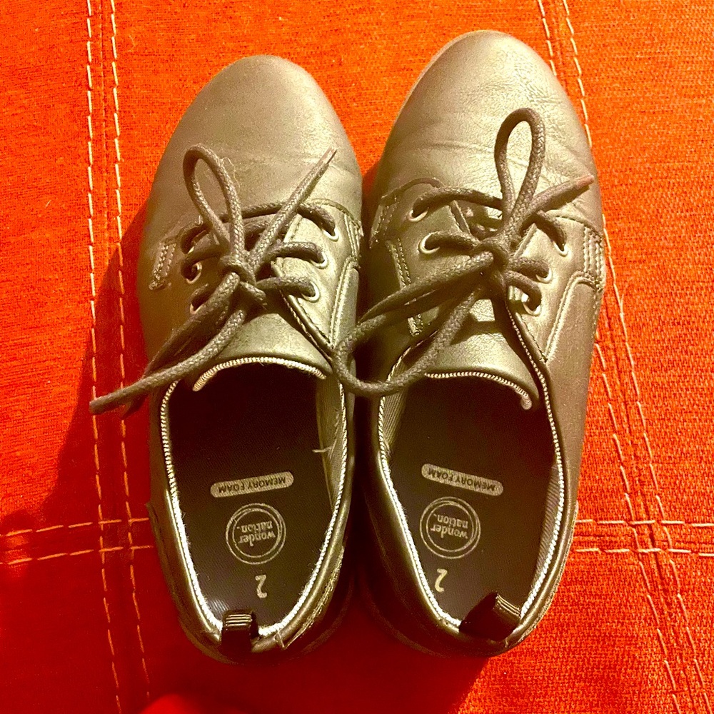 Wonder Nation Size 2 Boys Shoes